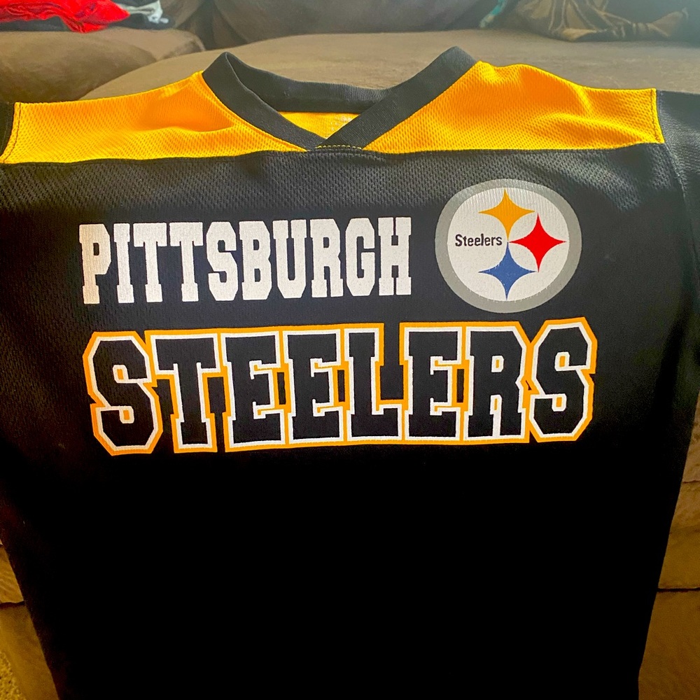 Steelers kids bundle- 2-size small (8); one size large